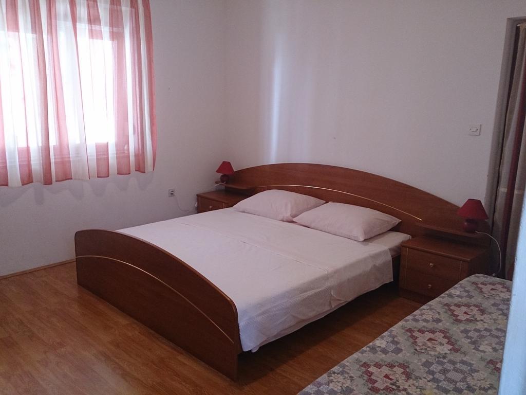 Apartments Valentino Supetarska Draga Zimmer foto