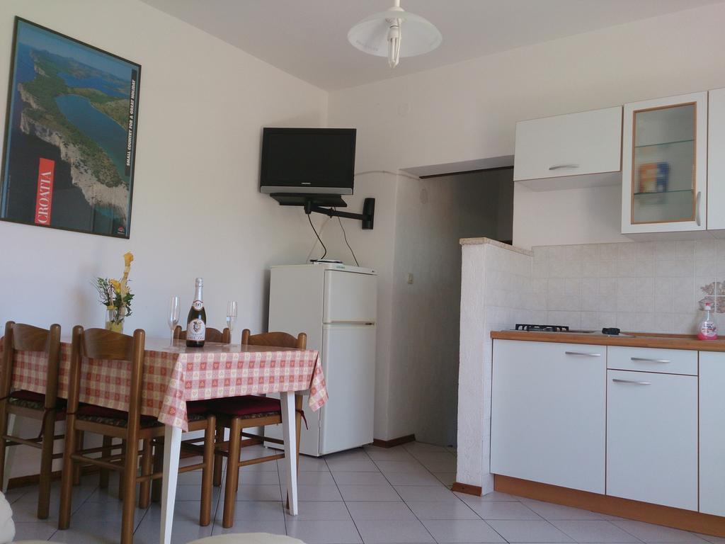 Apartments Valentino Supetarska Draga Zimmer foto