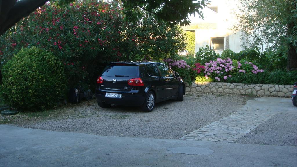 Apartments Valentino Supetarska Draga Exterior foto