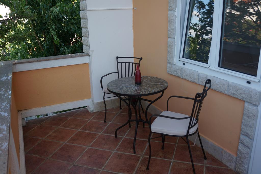 Apartments Valentino Supetarska Draga Exterior foto